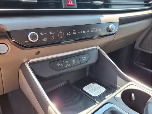 New 2026 Kia Carnival EX FWD image 8