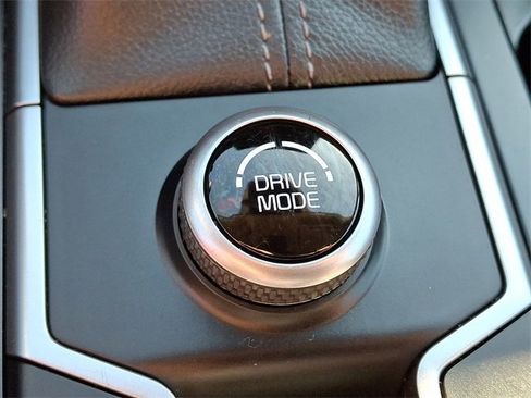 Certified 2025 Kia Sorento LX image 23