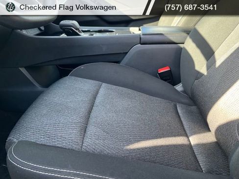 Used 2024 Nissan Rogue SV FWD image 21