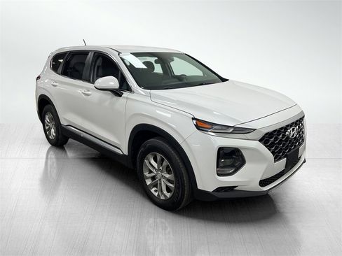 Used 2020 Hyundai Santa Fe SE image 1