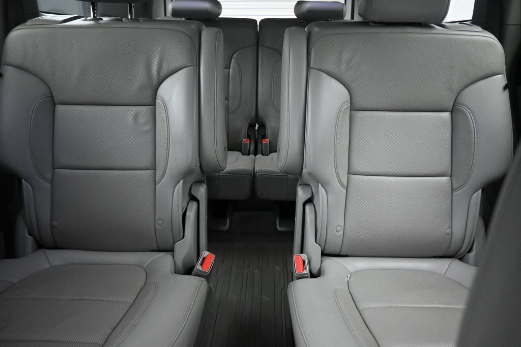Used 2020 GMC Acadia SLT w/ Trailering Package FWD image 32