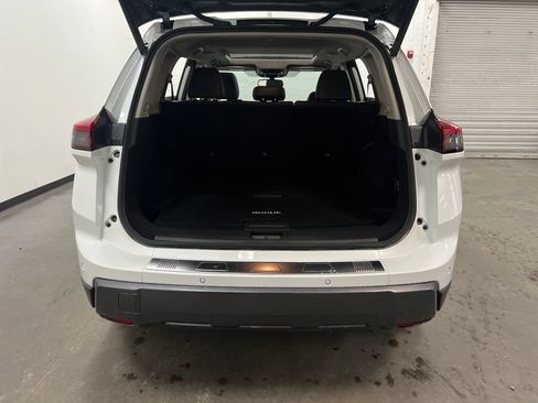 Used 2025 Nissan Rogue SL w/ SL Premium Package FWD image 25