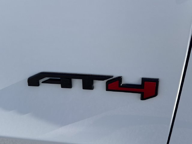 Used 2025 GMC Yukon AT4 Ultimate AWD/4WD image 11