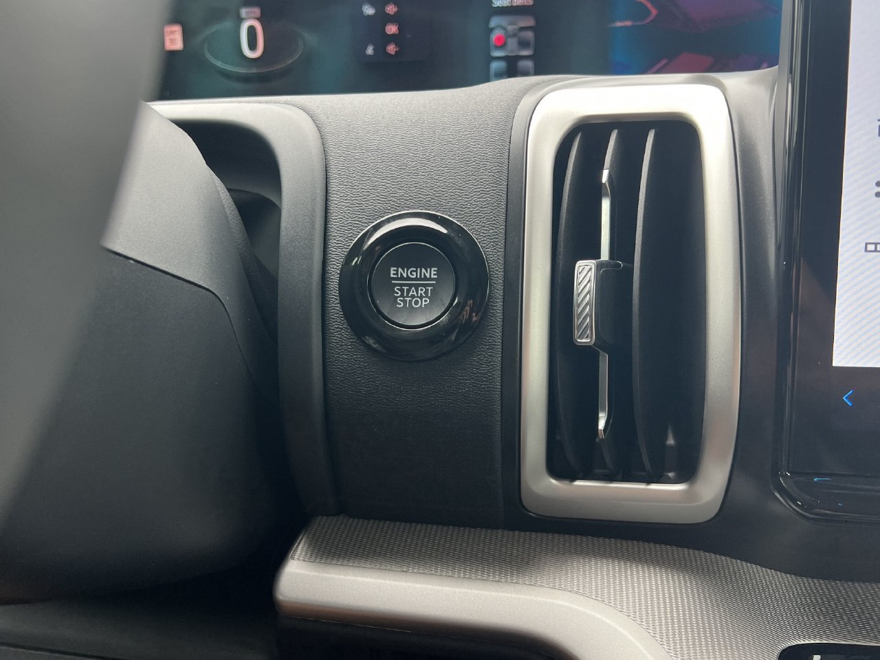 New 2026 Ford Expedition Active RWD image 6
