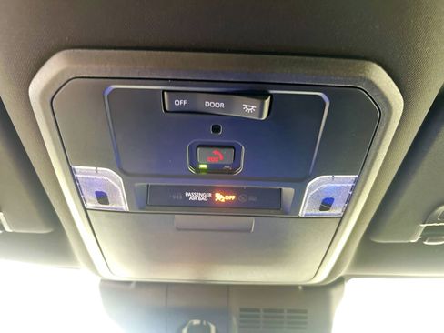 Used 2025 Toyota Tacoma TRD Sport image 22