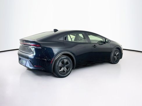 Used 2025 Toyota Prius LE FWD image 9