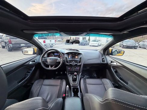 Used 2017 Ford Focus ST w/ Equipment Group 402A image 12