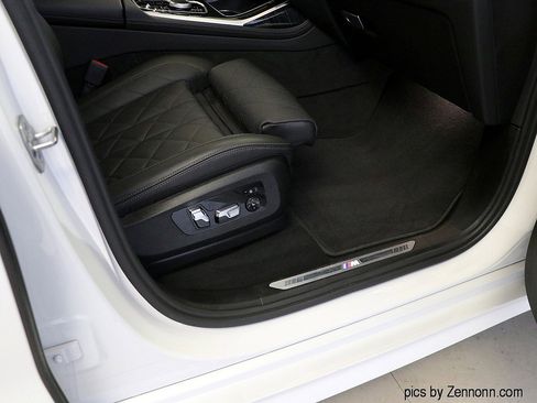 Certified 2023 BMW X7 xDrive40i w/ M Sport Package image 40