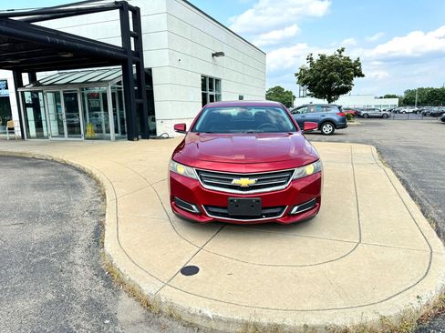 Used 2014 Chevrolet Impala LT w/ Convenience Package image 2