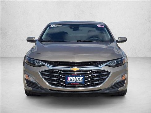 Used 2023 Chevrolet Malibu LT FWD image 2