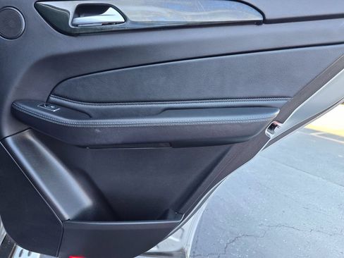 Used 2019 Mercedes-Benz GLE 400 4MATIC image 39
