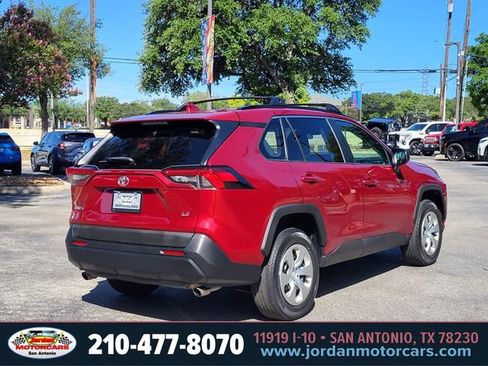 Used 2019 Toyota RAV4 LE FWD image 5