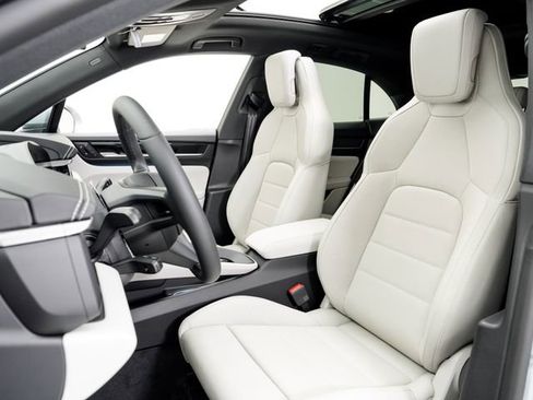 New 2026 Porsche Macan 4 Electric AWD/4WD image 5