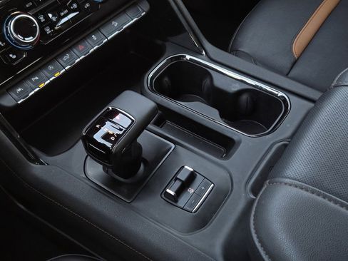 Used 2024 GMC Sierra 1500 AT4 w/ Technology Package image 24