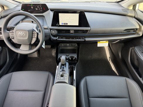 New 2026 Toyota Prius Plug-In Hybrid FWD image 4
