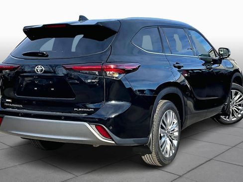 Used 2025 Toyota Highlander Platinum AWD/4WD image 13