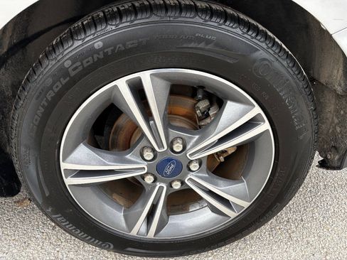 Used 2014 Ford Focus SE w/ SE Sport Package FWD image 20