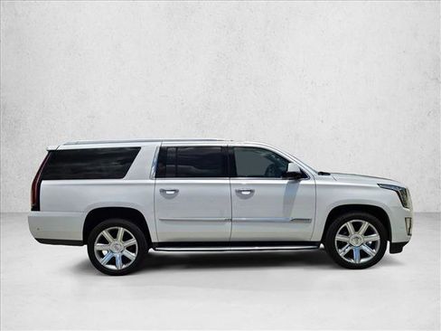 Used 2019 Cadillac Escalade ESV Luxury AWD/4WD image 4