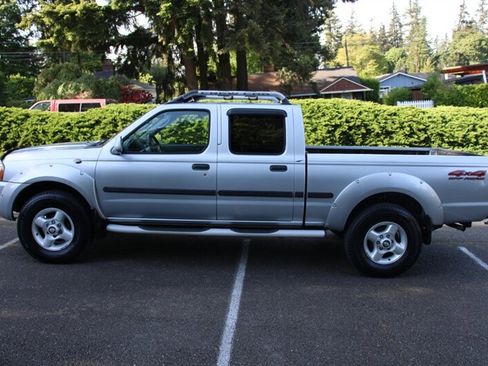 Used 2002 Nissan Frontier SE AWD/4WD image 12