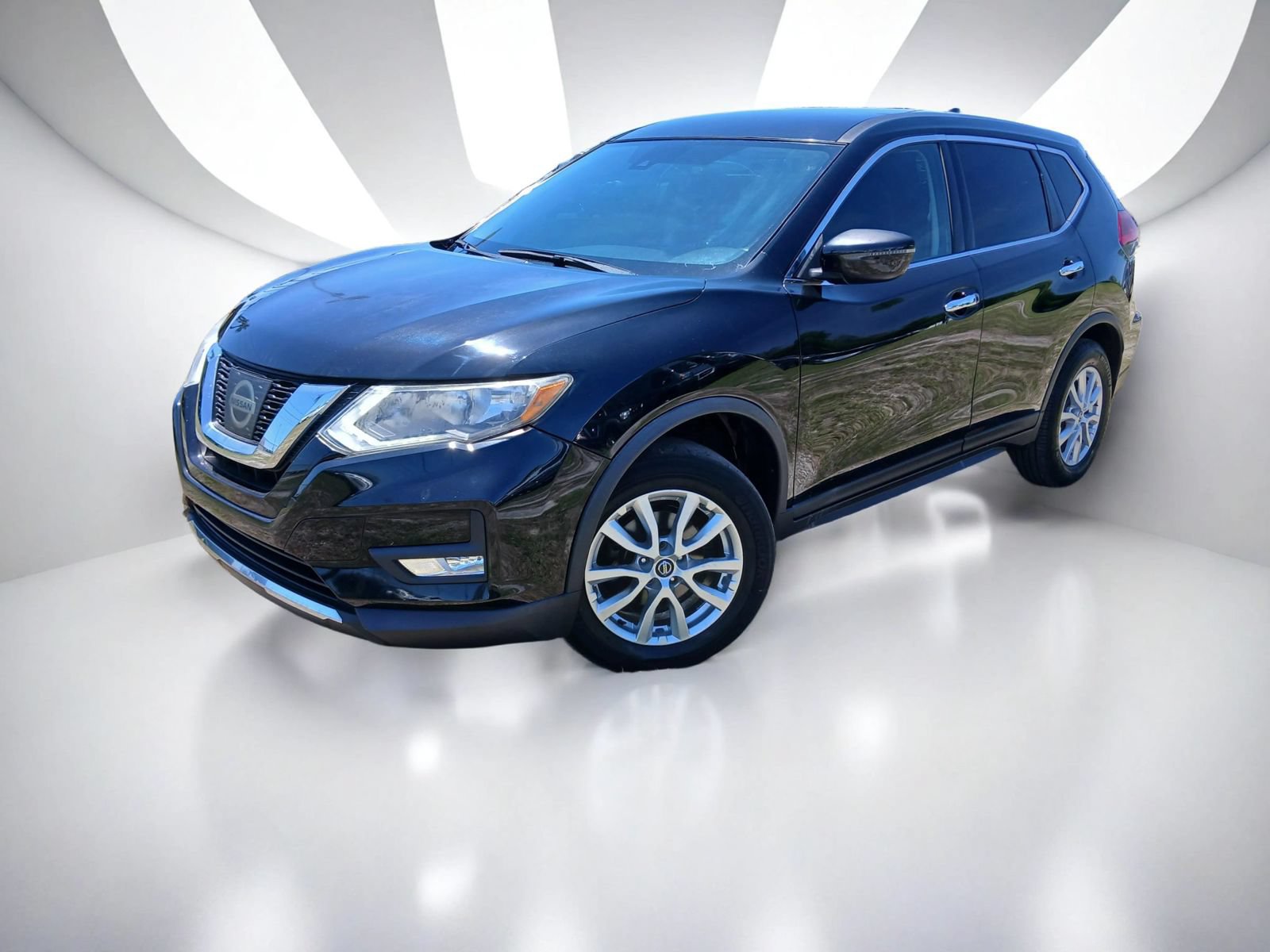 Used 2020 Nissan Rogue S FWD image 1