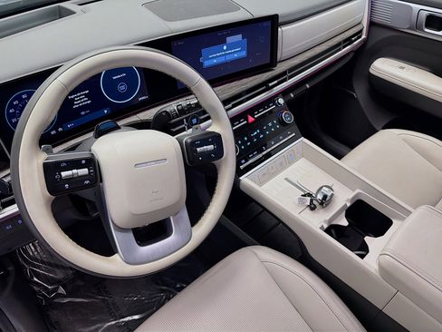 Used 2025 Hyundai Santa Fe Calligraphy image 7