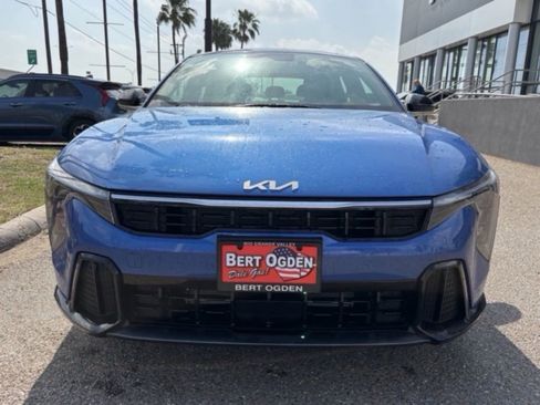 New 2025 Kia K4 GT-Line w/ GT-Line Premium Package FWD image 2
