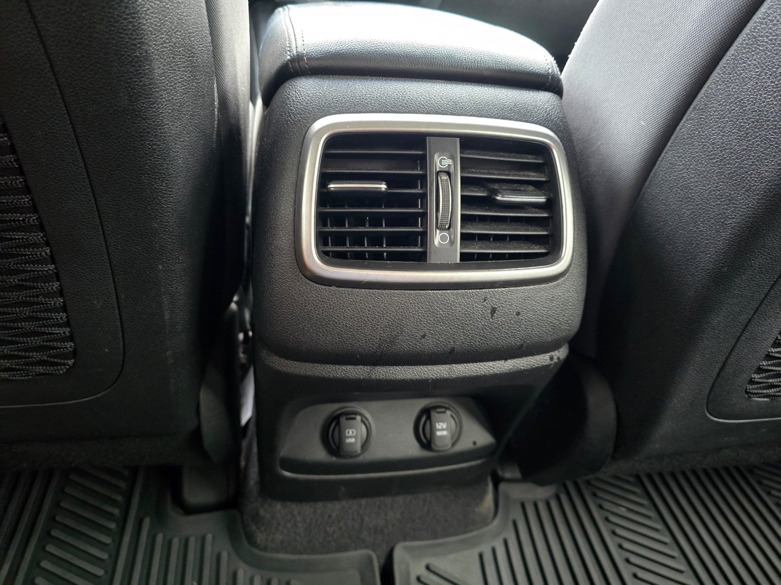 Used 2018 Kia Sorento AWD image 25