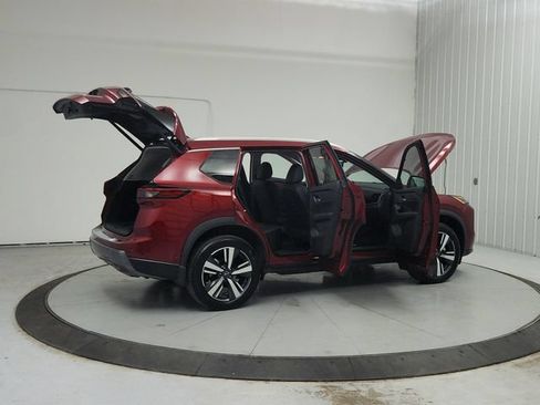Used 2024 Nissan Rogue SL w/ SL Premium Package FWD image 16