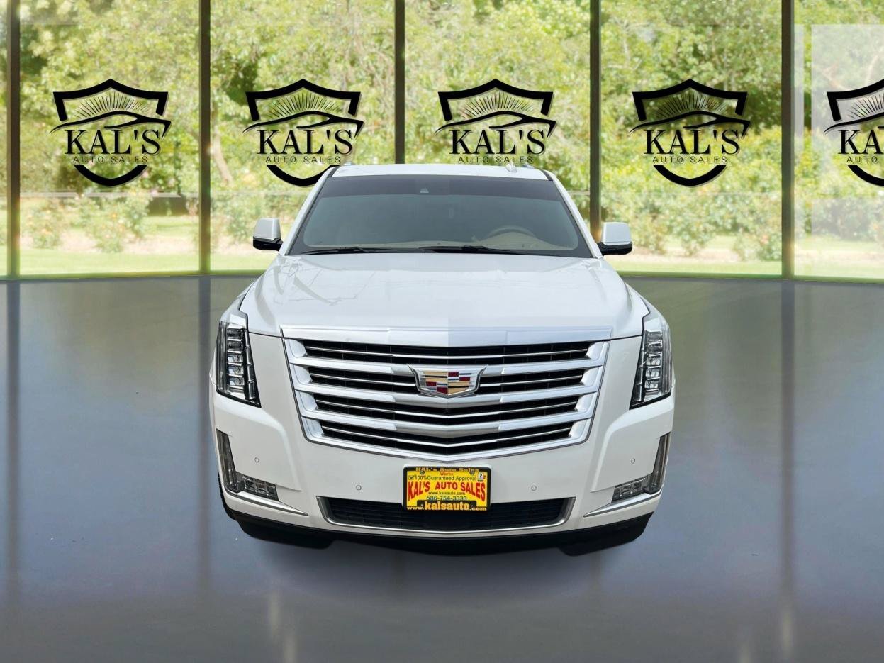 Used 2017 Cadillac Escalade Platinum AWD/4WD image 2