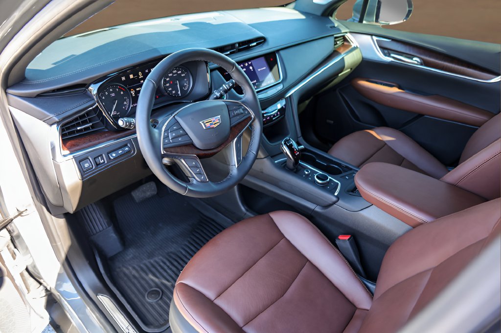 Used 2022 Cadillac XT5 Premium Luxury w/ Technology Package AWD/4WD image 10