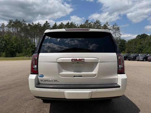 Used 2019 GMC Yukon XL SLT w/ HD Trailering Package AWD/4WD image 5