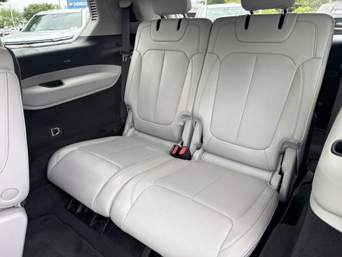 Used 2021 Jeep Grand Cherokee L Overland w/ Luxury Tech Group IV AWD/4WD image 24