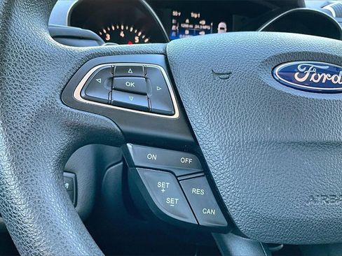 Used 2017 Ford Escape SE image 16