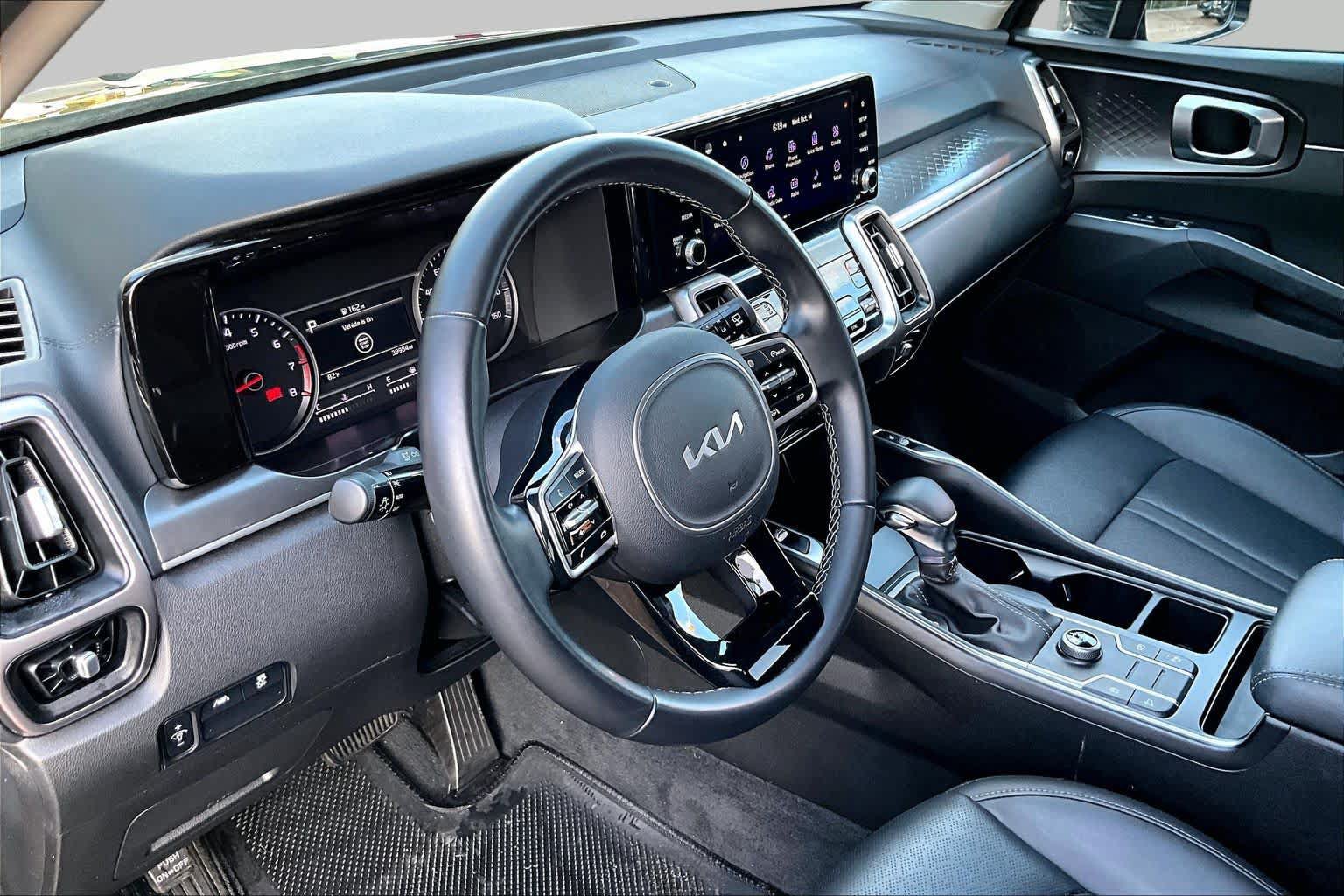 Used 2022 Kia Sorento S w/ Panoramic Sunroof Package FWD image 18