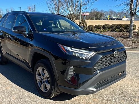 Used 2025 Toyota RAV4 XLE image 5
