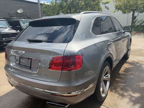 Used 2018 Bentley Bentayga AWD/4WD image 4