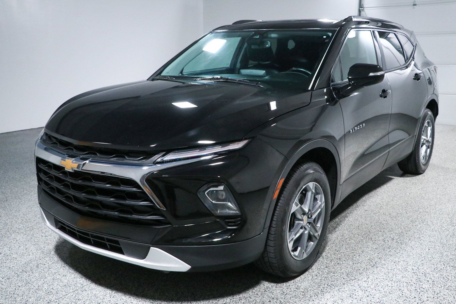 Used 2024 Chevrolet Blazer LT FWD image 31