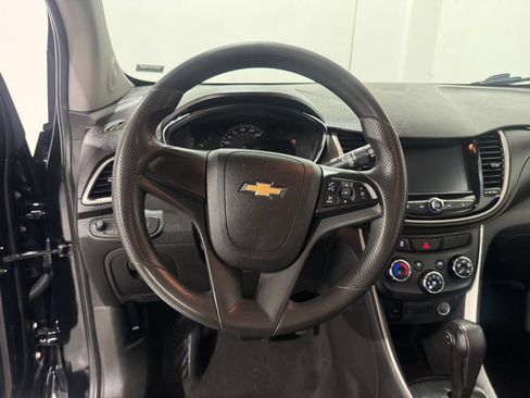 Used 2017 Chevrolet Trax LS AWD/4WD image 5