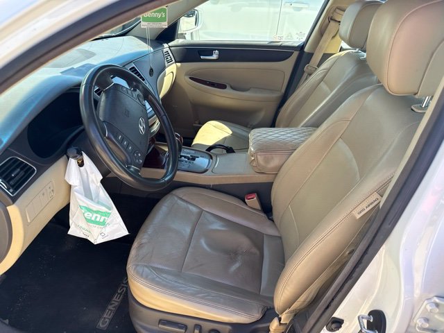 Used 2012 Hyundai Genesis 3.8 w/ Premium Pkg RWD image 9