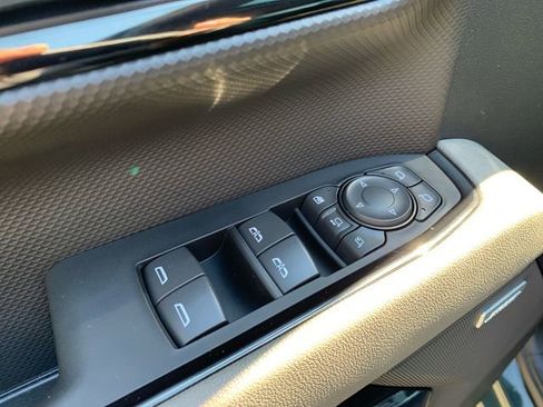 Used 2025 Chevrolet Silverado 2500 ZR2 w/ Technology Package AWD/4WD image 17