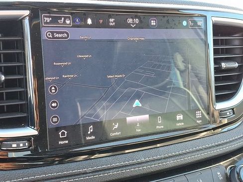 Used 2023 Chrysler Pacifica Limited FWD image 15