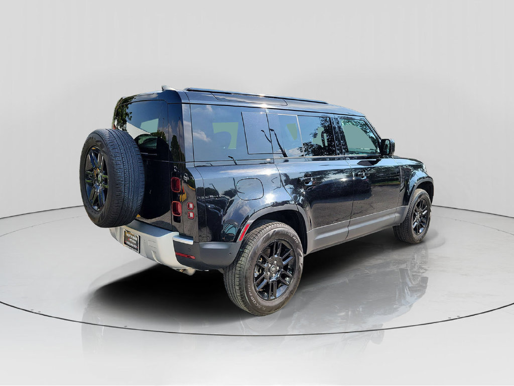 Used 2025 Land Rover Defender 110 S AWD/4WD image 7