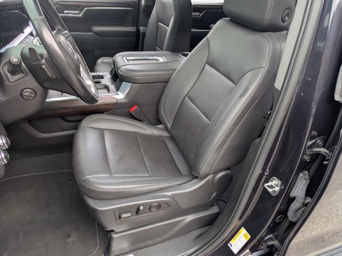 Used 2022 GMC Sierra 1500 SLT w/ SLT Premium Plus Package AWD/4WD image 17