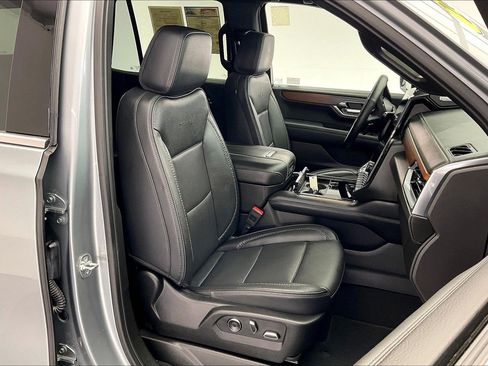 Used 2025 GMC Yukon Denali image 6