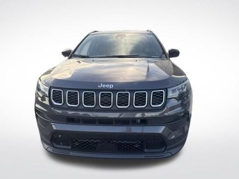 Used 2024 Jeep Compass Latitude AWD/4WD image 6