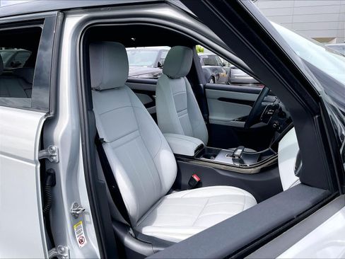 Used 2026 Land Rover Range Rover Evoque S AWD/4WD image 9