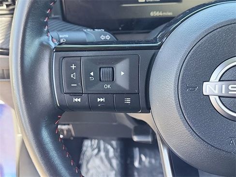 Used 2025 Nissan Kicks SR image 11