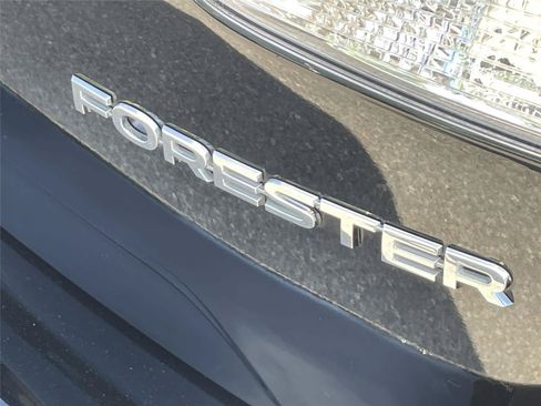 Certified 2023 Subaru Forester Premium AWD/4WD image 10