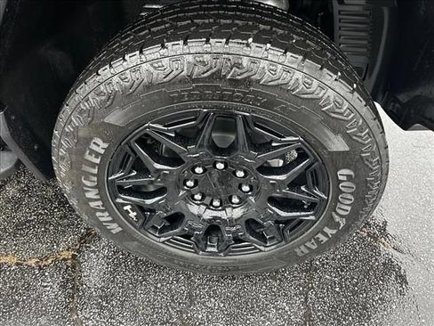 Used 2025 GMC Hummer EV 2X AWD/4WD image 37