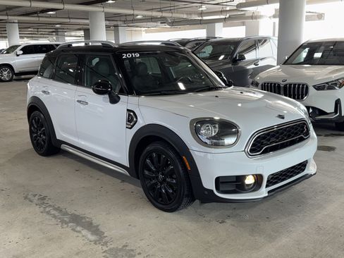 Used 2019 MINI Cooper Countryman S w/ Driver Assistance Package FWD image 2